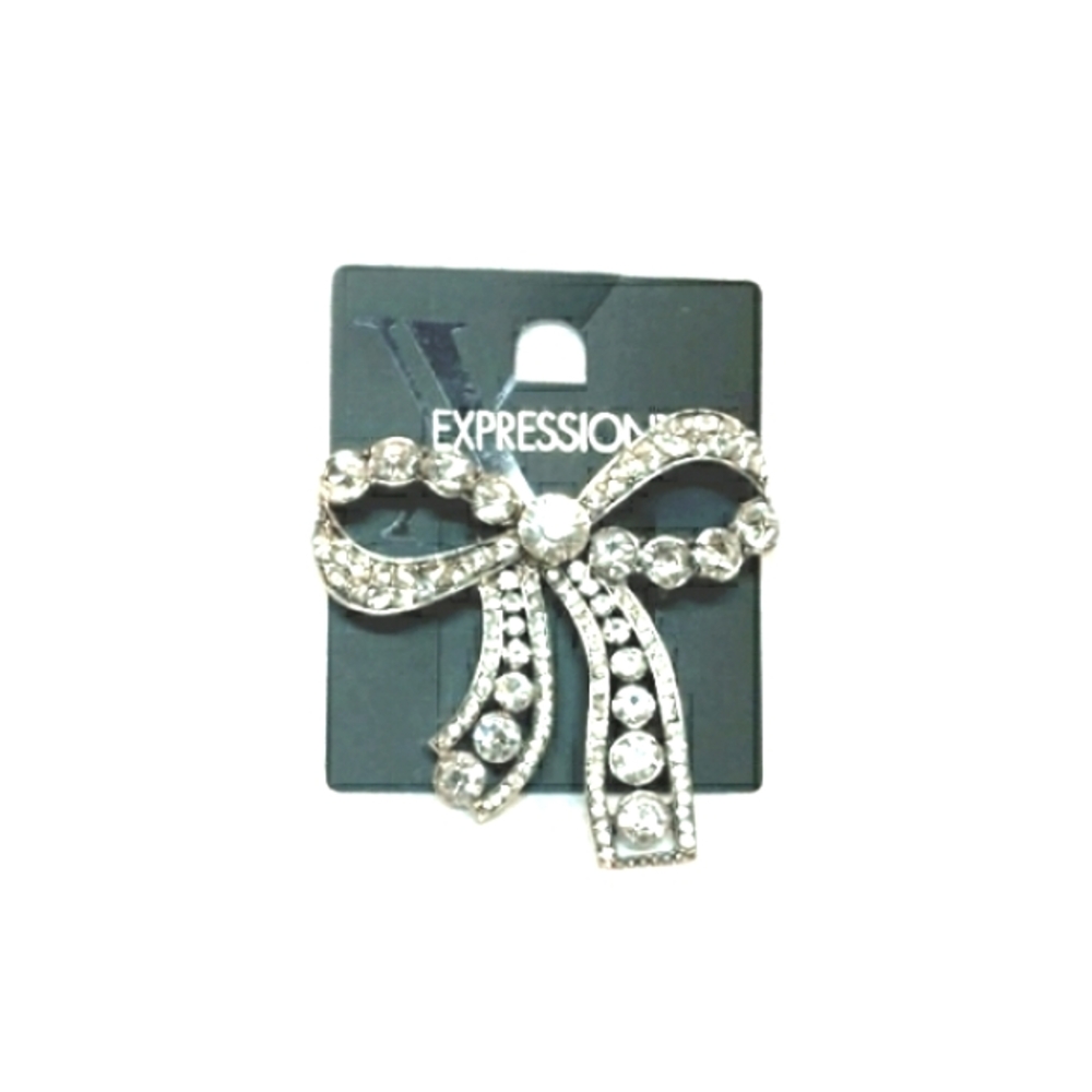 NWOT Silver and rhinestone bow shaped brooch